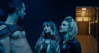 Night Teeth : photo, Debby Ryan, Lucy Fry