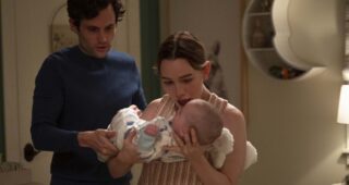 YOU : photo, Penn Badgley, Victoria Pedretti