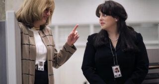 American Crime Story : Photo Sarah Paulson, Beanie Feldstein