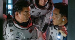 The Silent Sea : Photo , Gong Yoo, Lee Moo-saeng