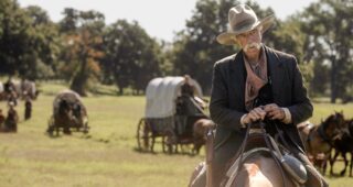 1883 : photo, Sam Elliott