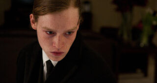 Antiviral : photo, Caleb Landry Jones