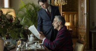 L'Étau de Munich : photo, George MacKay, Jeremy Irons