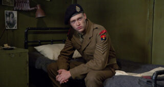 Queen and country : photo, Caleb Landry Jones