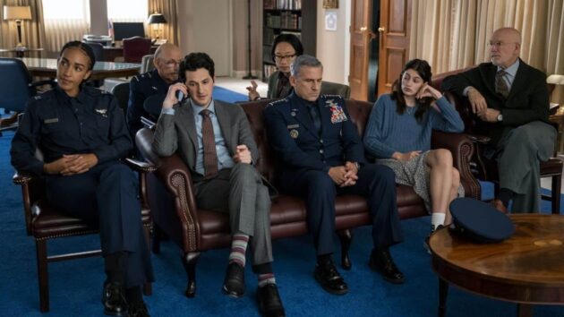 Space Force : photo, John Malkovich, Steve Carell