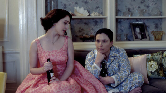 La Fabuleuse Mrs. Maisel : Photo Rachel Brosnahan, Alex Borstein