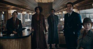 Les Animaux fantastiques : Les Secrets de Dumbledore : Photo Jessica Williams, Victoria Yeates, Callum Turner, Dan Fogler,