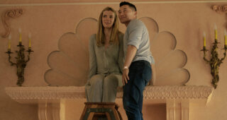 Roar : Photo Betty Gilpin, Daniel Dae Kim