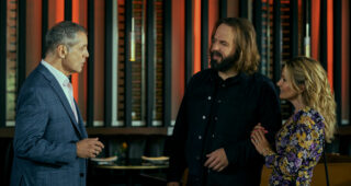 La Défense Lincoln : Photo Angus Sampson, Becki Newton, Chuck McCollum