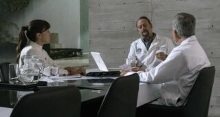 Qui a tué Sara ? : photo, Jean Reno