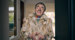 Seul face à l'abeille : photo, Rowan Atkinson