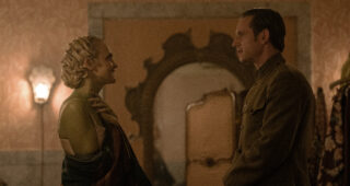Shining Girls : Photo Madeline Brewer, Jamie Bell
