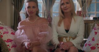 First Kill : photo, Elizabeth Mitchell, Gracie Dzienny
