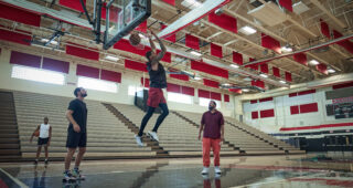 Le Haut du panier : photo Juancho Hernangomez, Adam Sandler