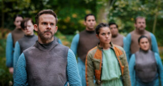 Moonhaven : photo Dominic Monaghan, Emma McDonald