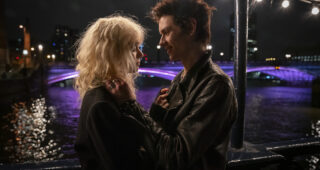 Pistol : Photo Louis Partridge, Emma Appleton