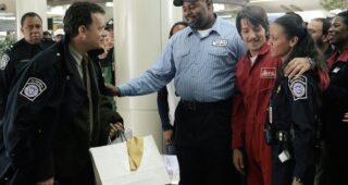 Le Terminal : photo, Tom Hanks, Diego Luna, Zoe Saldana