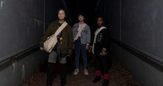 Paper Girls : photo Sofia Rosinsky, Riley Lai Nelet, Camryn Jones