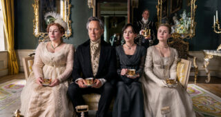 Persuasion : Photo Lydia Rose Bewley, Richard E. Grant, Yolanda Kettle, Dakota Johnson