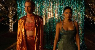 Do Revenge : photo Maya Hawke, Camila Mendes