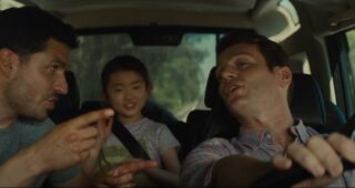 Knock at the Cabin : photo, Jonathan Groff, Ben Aldridge, Kristen Cui