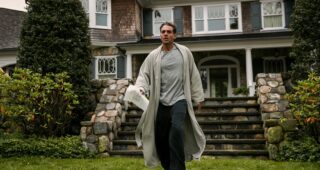 The Watcher : Photo Bobby Cannavale