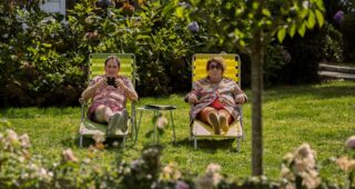 The Watcher : Photo Richard Kind, Margo Martindale