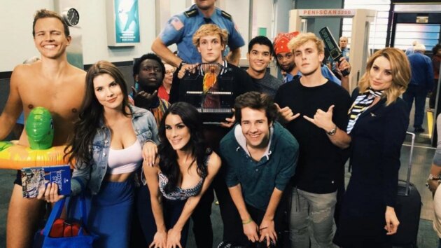 Y-a-t-il un Youtuber dans l'avion ? : photo, Logan Paul