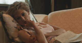 The Crown : Photo Elizabeth Debicki