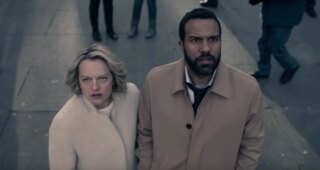The Handmaid’s Tale : Photo Elisabeth Moss, O.T. Fagbenle