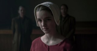 The Handmaid’s Tale : Photo Mckenna Grace