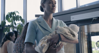 The Handmaid’s Tale : Photo Yvonne Strahovski