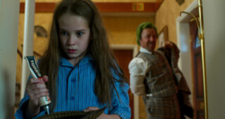 Matilda : La comédie musicale : photo, Alisha Weir, Stephen Graham