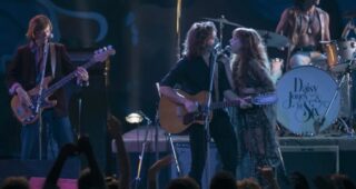 Daisy Jones & The Six : photo, Sam Claflin, Riley Keough