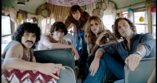 Daisy Jones & The Six : photo, Sebastian Chacon, Will Harrison, Josh Whitehouse, Suki Waterhouse, Sam Claflin