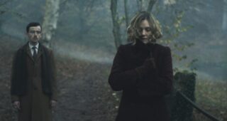 Earwig : photo, Alex Lawther, Romola Garai