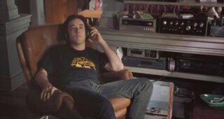 High Fidelity : Moment de détente dans un fauteuil