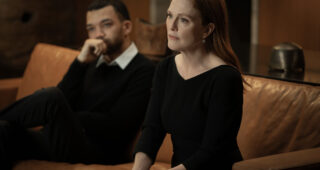 Sharper : Photo Justice Smith, Julianne Moore