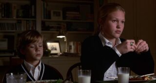 Wide Awake : Photo Joseph Cross, Julia Stiles