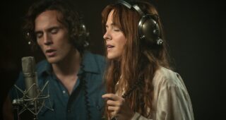 Daisy Jones & The Six : photo, Riley Keough, Sam Claflin