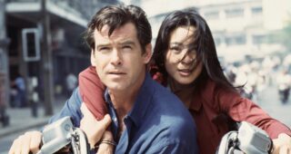 Demain ne meurt jamais : Photo Pierce Brosnan, Michelle Yeoh