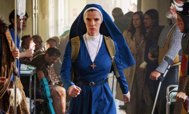 Mrs. Davis : Photo Betty Gilpin