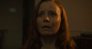 Servant : Photo Lauren Ambrose
