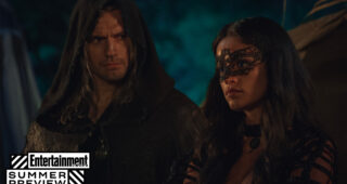 The Witcher : Photo Anya Chalotra, Henry Cavill