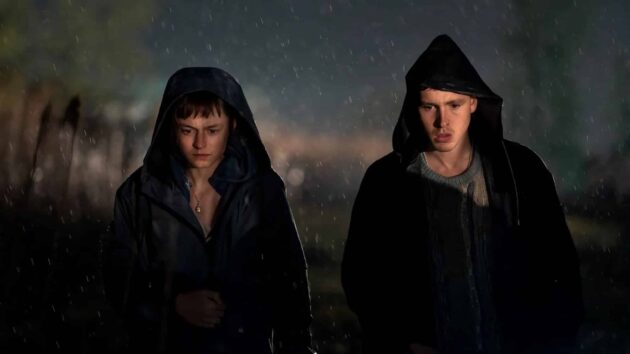 A Murder at the End of the World : Photo Emma Corrin, Harris Dickinson