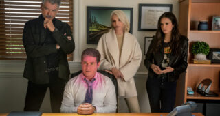 Gangsters par alliance : photo, Pierce Brosnan, Ellen Barkin, Adam DeVine, Nina Dobrev