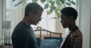 Hijack : Photo Maxton Beesley, Christine Adams