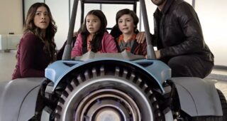 Spy Kids: Armageddon : Photo Zachary Levi, Gina Rodriguez, Everly Carganilla, Connor Esterson