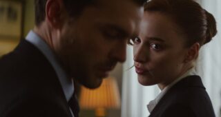 Fair Play : photo, Phoebe Dynevor, Alden Ehrenreich