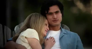 May December : Photo Julianne Moore, Charles Melton